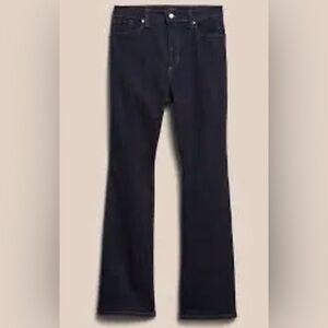 Banana Republic NWT Curvy High-Rise Bootcut Jeans – Size 26/2 Tall